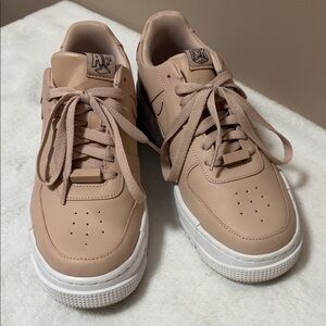 Nike Air Force 1 Low in Dusty Pink and White